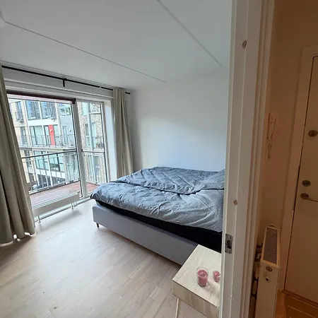 Kun Fa Minutter Fra Metroen Appartement