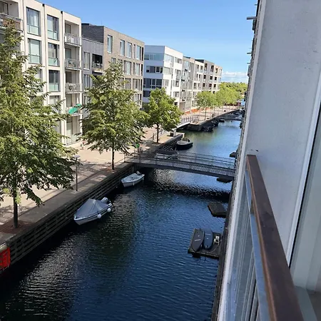 Kun Fa Minutter Fra Metroen Copenhague